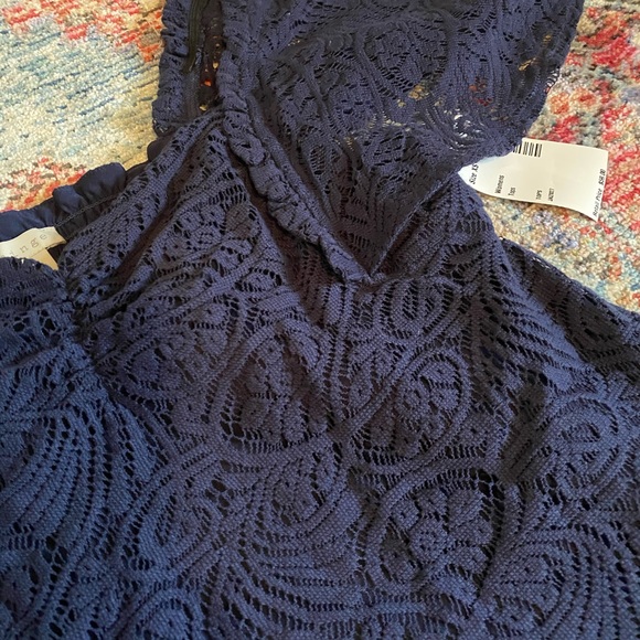 Hinge Blue Lace Top. - Picture 7 of 11